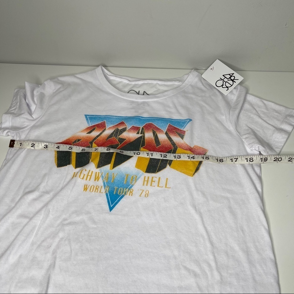 CHASER Brand AC⚡️DC Graphic Tee Shirt size medium - Picture 4 of 7